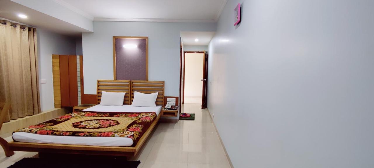 Hotel Easy Retreat Vapi Exterior photo