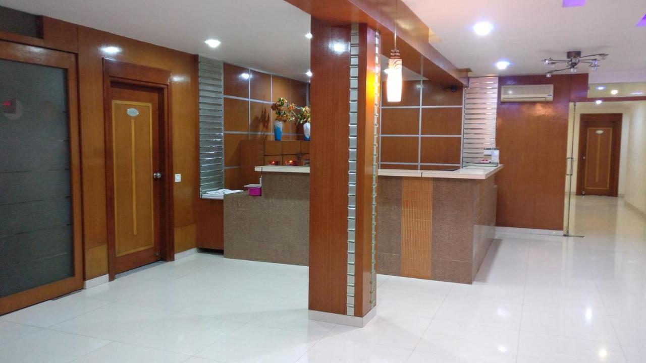 Hotel Easy Retreat Vapi Exterior photo